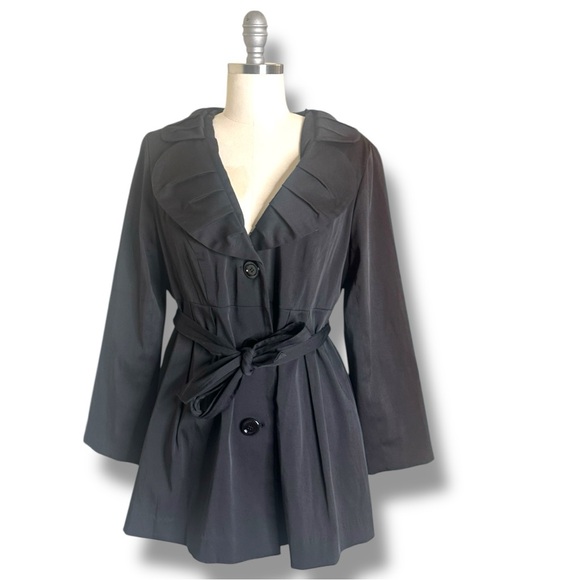Cynthia Rowley Lightweight Ruffle Front Belted Rain/Trench Coat in Black Size M - Picture 1 of 8